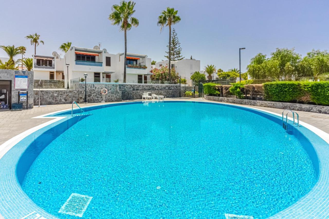 Apartment Apart America - 150 Meters From The Beach, Free Wi-Fi Арона Экстерьер фото