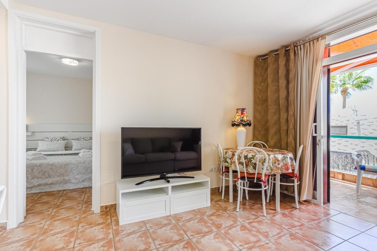 Apartment Apart America - 150 Meters From The Beach, Free Wi-Fi Арона Экстерьер фото