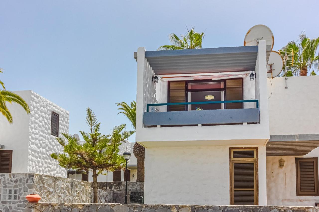 Apartment Apart America - 150 Meters From The Beach, Free Wi-Fi Арона Экстерьер фото