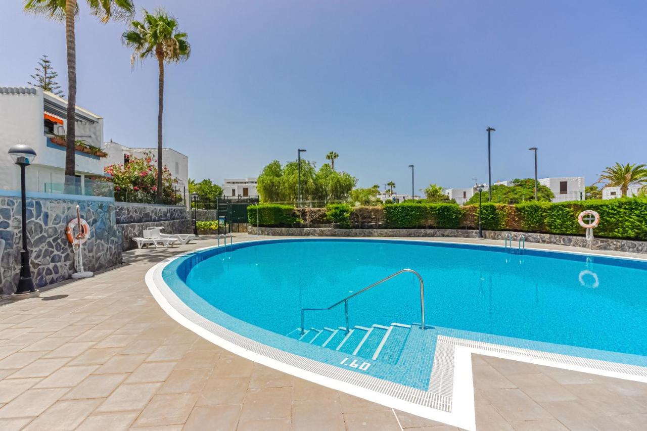 Apartment Apart America - 150 Meters From The Beach, Free Wi-Fi Арона Экстерьер фото
