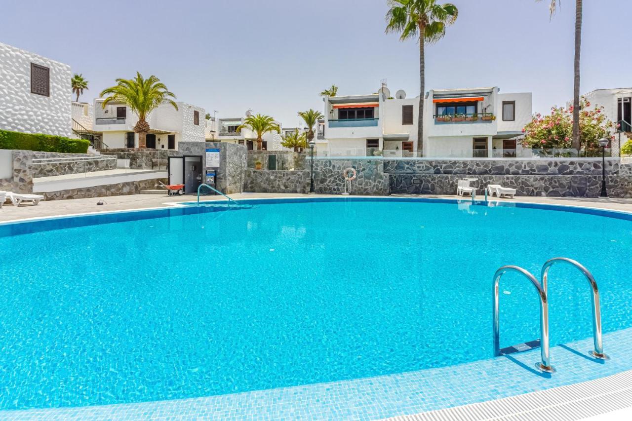 Apartment Apart America - 150 Meters From The Beach, Free Wi-Fi Арона Экстерьер фото