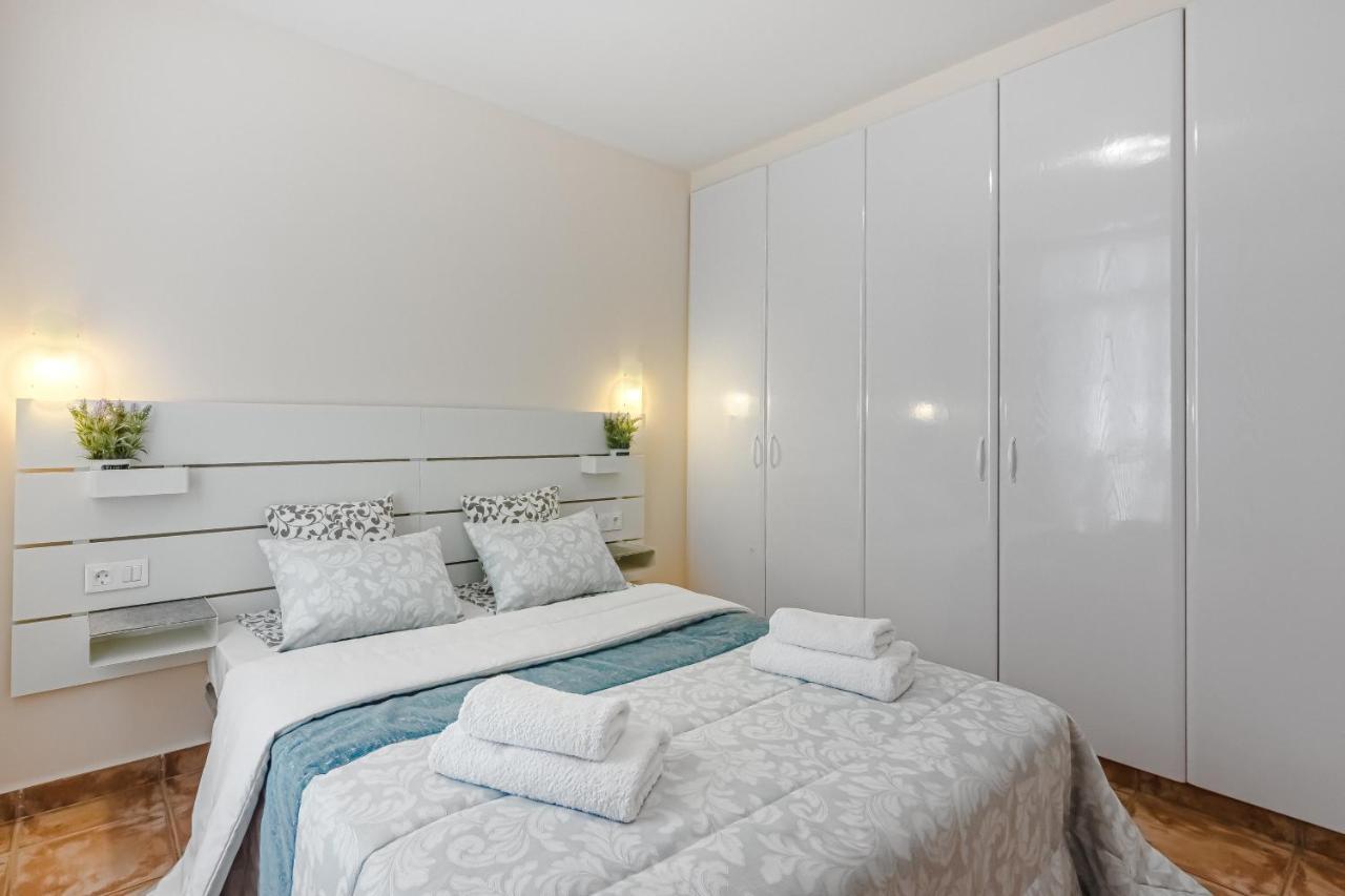 Apartment Apart America - 150 Meters From The Beach, Free Wi-Fi Арона Экстерьер фото
