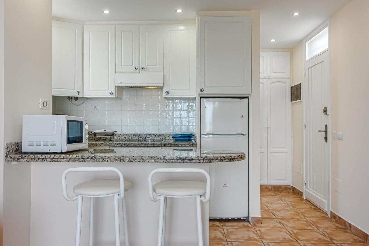 Apartment Apart America - 150 Meters From The Beach, Free Wi-Fi Арона Экстерьер фото